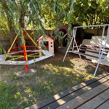 Prijemny Podkrovny Byt V Srdci Dechtic Dechtice Dış mekan fotoğraf
